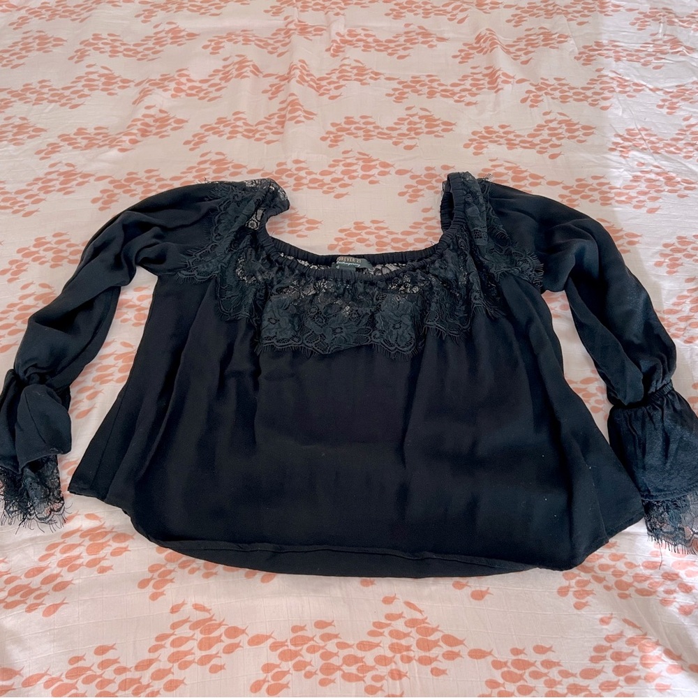 FOREVER 21 Off Shoulder Blouse